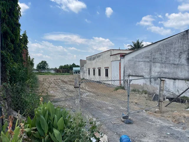 Bán đất 3465.3m² có sẵn 563.3m² thổ cư ngang 10m giá 26 tỷ tại Xã Bến Lức