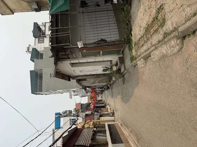 Bán nhà 30m² full thổ cư ngang 6.1m giá 6.2 tỷ tại Đường Bát Khối Phường Long Biên