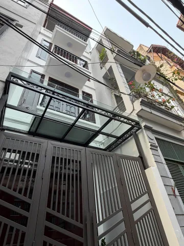 Nhà Ngọc Thụy mới tinh