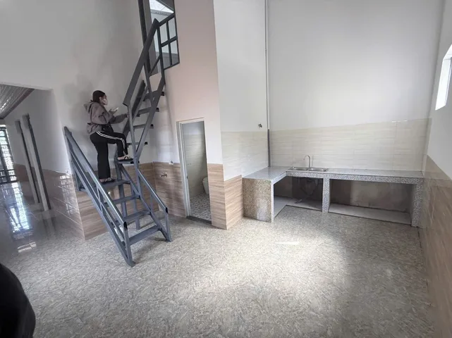 BÁN NHANH NHÀ CHÍNH CHỦ 
Diện tích  87,5m2 5m giá 2ty200
