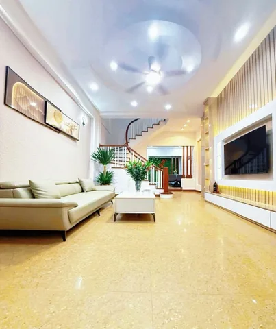 Nguyễn Khánh Toàn 50m2, 6 tầng, 20m ra oto tránh, 14 tỷ hơn