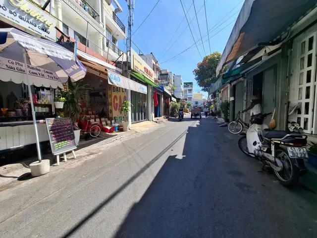 NHÀ NGAY MŨI TÀU CỘNG HOÀ - TRƯỜNG CHINH - NGAY GA T3 - ĐƯỜNG 6M