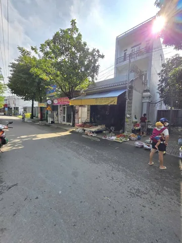 BÁN NHÀ VÀ TRỌ MẶT TIỀN KINH DOANH GẦN CHỢ TÂN LONG DĨ AN Bình Dương