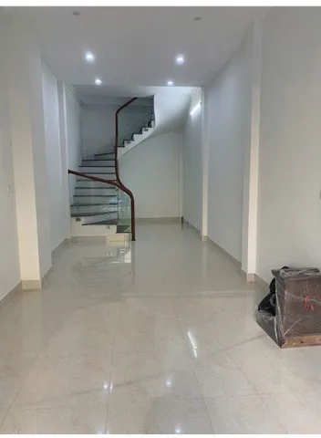 Cho thuê nhà Ô TÔ - KD Pháo Đài Láng, Đống Đa 40M x 4T giá 22 triệu