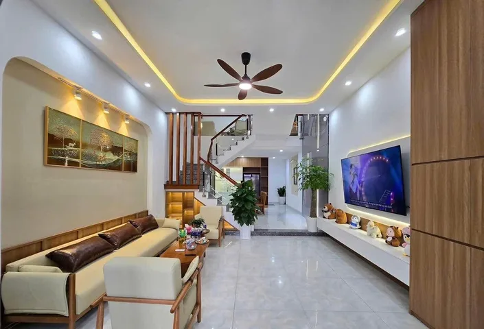 Nhà phố DT 51m2 giá 2tỷ250tr nằm ở Phan Văn Trị, P11, Bình Thạnh. Hoàn công đủ