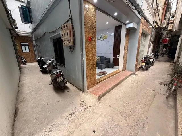 Bán nhà vĩnh hưng 4 tầng dân xây lô góc phân lô hoàng mai