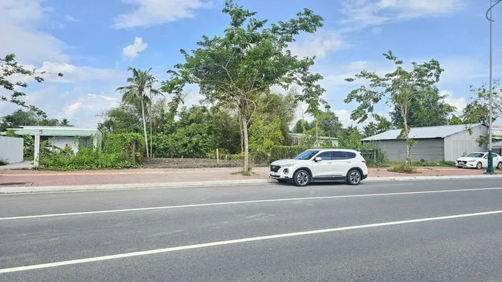 Bán đất 344.8m² full thổ cư ngang 5.4m giá 7.59 tỷ mặt tiền đường Võ Văn Kiệt, Phường Tân Ngãi