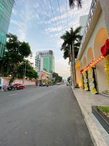 Chính Chủ Bán Nhà Mặt tiền 43 Hoàng Việt – Giá 34 tỷ