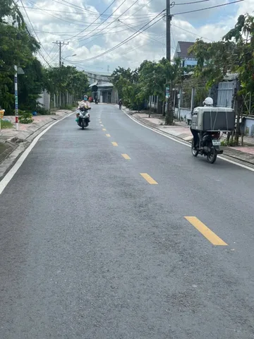 Bán nhà xưởng mặt tiền nhựa đường Tân Hiệp 4 xã Tân Hiệp Hóc Môn TPHCM, DT: 15x41m.