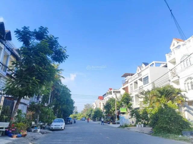 Bán nhà Mặt tiền Đông Hồ, Quận 8, 4 tầng, Đường nhựa 20m, Dòng tiền 40tr/tháng