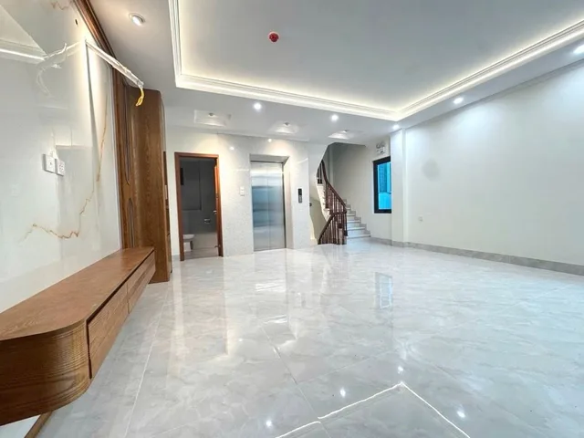 Gần Công Viên Cầu Giấy 53m2, thang máy, Gara oto, 22 tỷ hơn