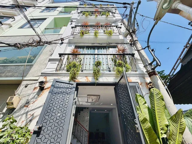 Chủ cần bán nhà gấp DT 43m2 giá 7tỷ700tr gần MT đường Nguyễn Phúc Nguyên, P10, Q.3.