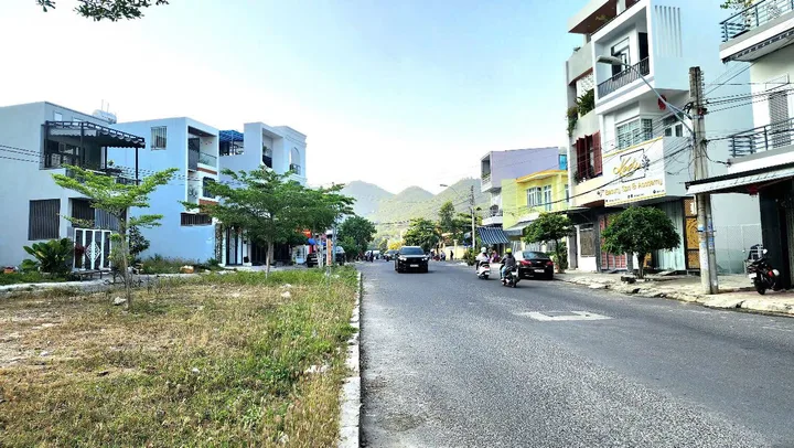 Bán đất 74.8m² có sẵn 74m² thổ cư ngang 8.96m giá 6.5 tỷ tại Phường Bắc Nha Trang
