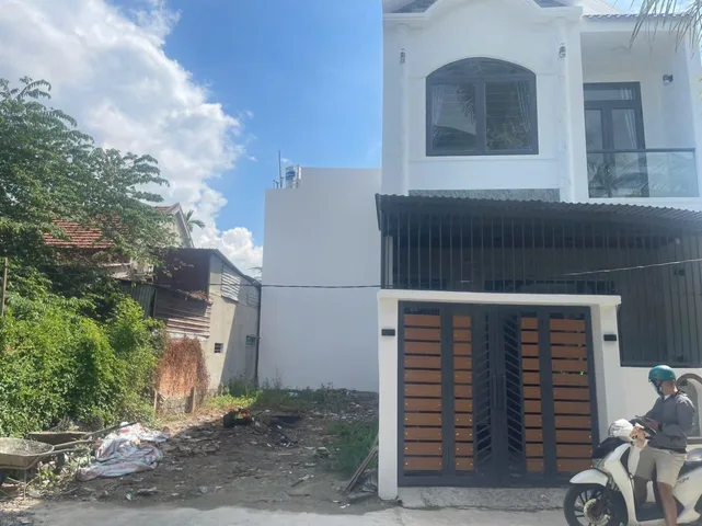 BÁN ĐẤT DIÊN TOÀN – DIÊN KHÁNH | ĐƯỜNG Ô TÔ 🌾🌾
📐 Diện tích: 70,6m²
📏 Ngang: 5m – đất vuông vức, dễ xây dựng
🏘 Khu dân cư hiện hữu, an ninh, yên tĩnh

📍 Vị trí thuận tiện:
• Cách Quốc lộ 1A chỉ 100m
• Cách đường Võ Nguyên Giáp khoảng 200m
• Giao th