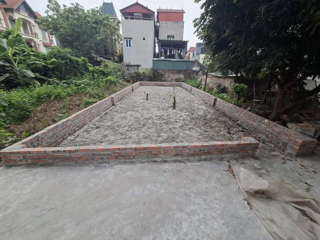 80m vuông vắn,gần chợ,nhà văn hóa,200m trường học các cấp,gần khu công nghiệp,2km cầu Thăng Long