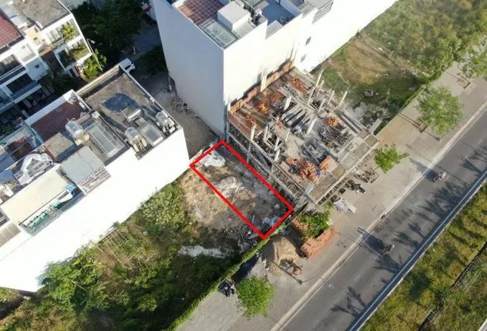 Đất Đẹp, Mặt Đường Vành Đai VCN Phước Long 1 - Nha Trang — Đối diện đại dự án SunGroup – tiềm năng tăng giá cực lớn
- View sông thoáng mát – phong thủy vượng khí
- View trực diện bắn pháo hoa từ khu đô thị mới
- Phù hợp: ở + kinh doanh + đầu tư giữ tài