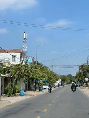 Chính chủ cần bán 7x16 ngay thị trấn củ chi, 1 sẹc nguyễn văn khạ full thổ cư, sổ sẵn, qh khu dân cư