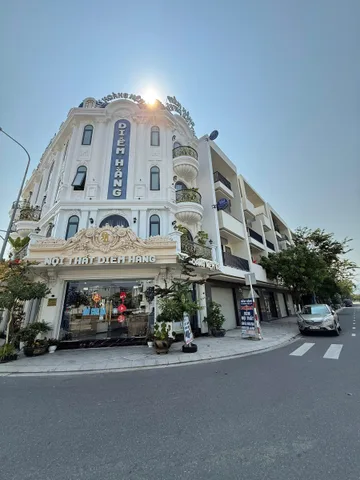 Đất mặt tiền Võ Văn Kiệt KDT VCN Phước Long 2 Nha Trang 
- DT: 110m2, ngang 5m dài 22m
- Mặt đường Võ Văn Kiệt A1 rộng 22m, sắp được thông rộng ra đường Vành Đai Sông Quán Trường 
- Được xây dựng 4 tầng 1 tum
Giá bán: 11ty