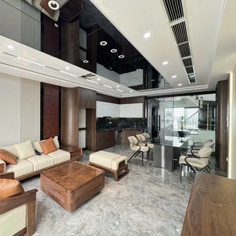 Trần Quốc Hoàn - Oto Tránh - 60m2 - Vài bước ra mặt phố.