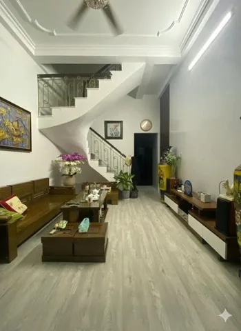 Cho Thuê Nhà Lạc Long Quân - Tây Hồ 50M² 3 Tầng 2 Ngủ - Nội Thất CB - Giá Thuê 10,5tr