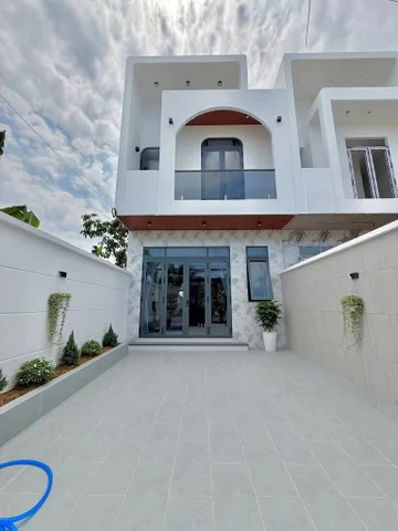 Nhà bán cách cây xăng 75 1km. 1/ đường đồng khởi. Sổ riêng thổ cư , chỉ 800tr.