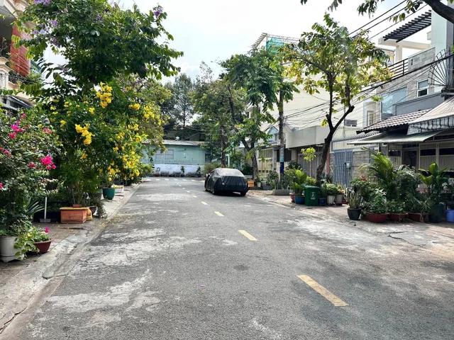 9.9 TỶ - NHÀ CẤP 4 TRỤC ĐỖ XUÂN HỢP - KINH DOANH NGAY!