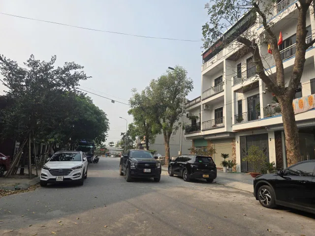 Bán đất khu tái định cư khắc niệm. Diện tích 81m mặt tiền 4.5m hướng tây. Cạnh chung cư D-Green Park Dabaco. Phường hạp lĩnh tỉnh bắc ninh