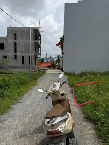 Bán 62.3 m Hoa Động cách 203:50 m ngõ ô tô đỗ cửa gần chợ trường học.l/h:076.231.9990 e Thúy