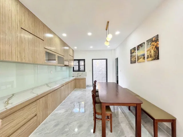 Chính chủ gửi bán gấp nhà DT 55m2 giá 2tỷ550tr ở Nguyễn Văn Đậu P11 Bình Thạnh. Sổ hồng riêng