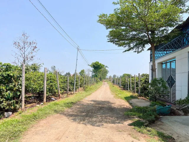 Đất hẻm Hà Huy Tập