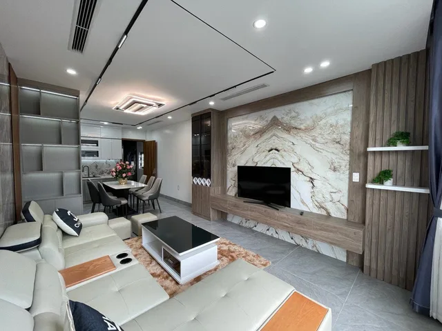 PHỐ NGUYỄN VĂN LINH CÓ NHÀ 43M2 6 TẦNG THANG MÁY, GARA Ô TÔ - CHỈ 11.X TỶ