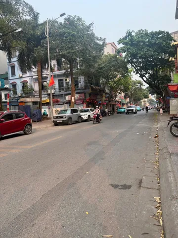 🏠NGUYỄN SƠN LONG BIÊN- CẦN CHUYỂN NHƯỢNG - DT :1.060 MÉT- GIÁ 268 TỶ CÓ THƯƠNG LƯỢNG- CHUYỂN NHƯỢNG PHÙ HỢP NHU CẦU KHÁCH LÀM TRƯỜNG HỌC LIÊN THÔNG QUỐC TẾ-BỆNH ĐA KHOA QUỐC TẾ-VP TẬP ĐOÀN- DOANH NGHIỆP…

👉 Mô tả: Đất được chia làm 2 khu hiện tại một kh
