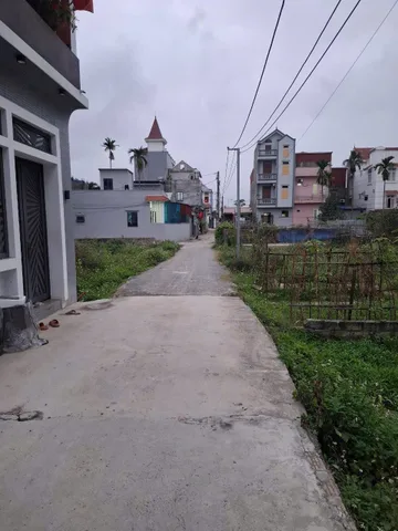 Bán 63.3 m lô 3 mặt tiền tại Hoa Động cách đường 203:70m. Xe 7 chỗ đỗ cửa. L/h:076,231.9990 e Thuý