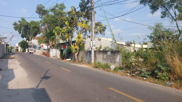Thuê 7.000m2 đất gần đường 2/9 gần vòng xoay Cửa Lấp