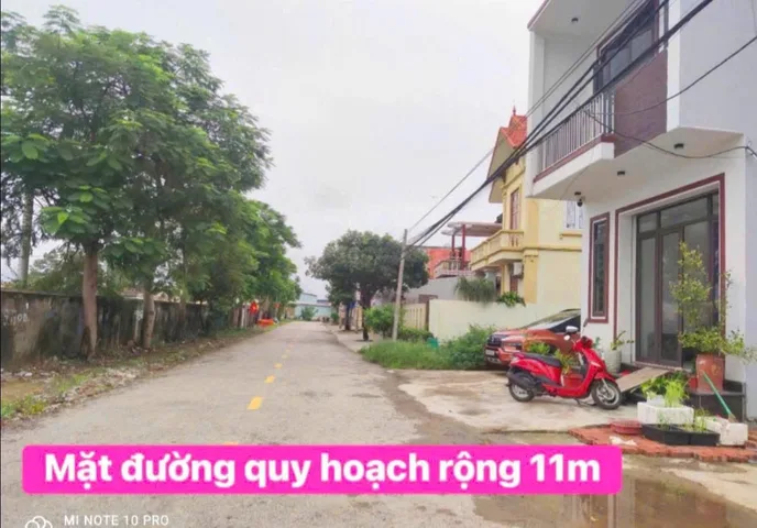 🚩Em chào bá.n 1 lô góc thoáng đẹp tại Đông Sơn
L/h:076.231.9990 em Thúy 
 nay thuộc phường Lưu Kiếm ✅

🚩 Diện tích thực thế 67m2 
🚩 Nằm trên trục đường trải nhựa, dân cư đông đúc 
🚩 Kinh doanh buôn bán tốt 
🚩 Lưng tựa núi phong thủy đẹp 

💸 Giá đ
