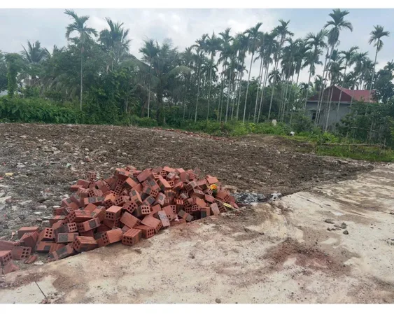 Bán 81 m thôn Đông Lâm Động . Ngõ ô tô . Xung quanh dân đông đúc .l/h:076.231.9990 em Thúy