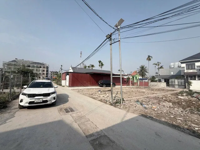 ❎Còn Duy nhất 1 lô F0 - Hoa Động - Cạnh Hoàng Huy Green River .l/h:076.231.9990 em Thúy 

🛑DT : 50m2 - Ngang 4,75m 

👉Ngõ trước đất rộng 6m , 3 ô tô tránh nhau thoải mái 
👉Cách Hoàng Huy Green River chỉ 30m 👉Tận hưởng toàn bộ tiện ích của dự án như k