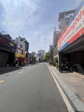 Bán nhà C4 Trần Đình Xu Quận 1