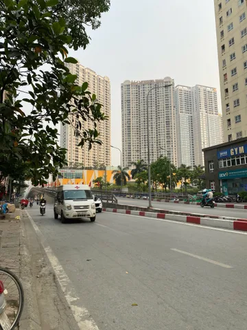 NGUYỄN CHÁNH – 7 TẦNG THANG MÁY – 1 NHÀ RA PHỐ – Ô TÔ TRÁNH – VỈA HÈ