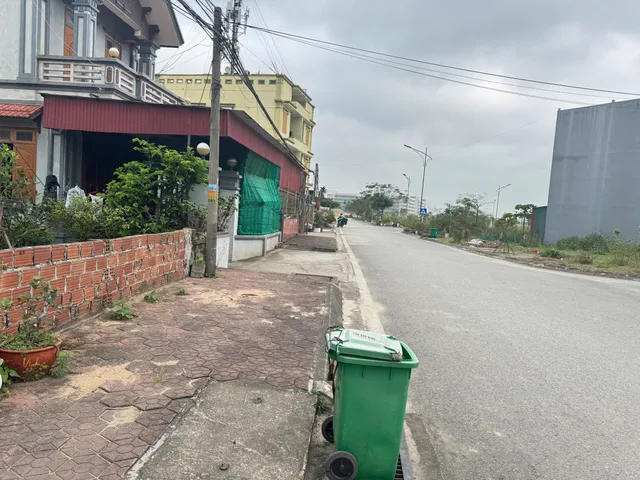 🆘 🆘🆘 Chỉ hơn 4 tỷ sở hữu ngay 94m2
L/h:076.231.9990 em Thúy 
mặt đường 20m cơ sở hạ tầng đồng bộ vỉa hè 2,7m Áp Tràn
🏫🏫🏫 Ngay dần dự án Nam Long,tiện ích ko thiếu thứ gì