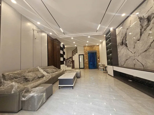 Bán nhà 40m² full thổ cư ngang 4m giá 9.3 tỷ tại Đường Hoàng Liệt Phường Hoàng Liệt