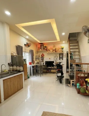 Hiếm, nhà 3 tầng ngay trung tâm Q7; cách Lotte 500m; ngang 4,3m; hẻm 3m; 1 sẹc; cách MT 30m