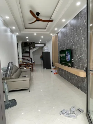 Bán nhà Thạch Bàn 40m2, 5 tầng, gần ô tô, cách phố 80m, 8 tỷ nhỉnh