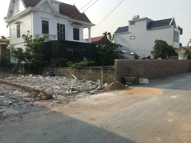 Bán 94 m lô góc Thôn Đền Lâm Động tuyến 2 đường 203 kinh doanh đc. L/h;076.231.9990 em Thúy