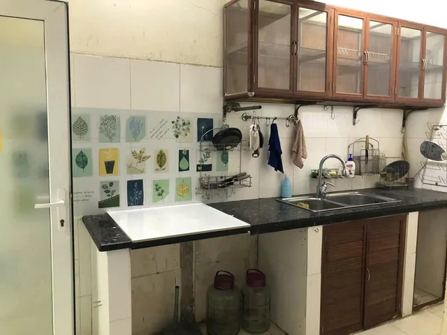 Cho thuê nhà ngõ 4  Đường Phương Mai,  Đống Đa, Hà Nội
Diện tích ; 15m2 x 5 tầng -7tr/1tháng