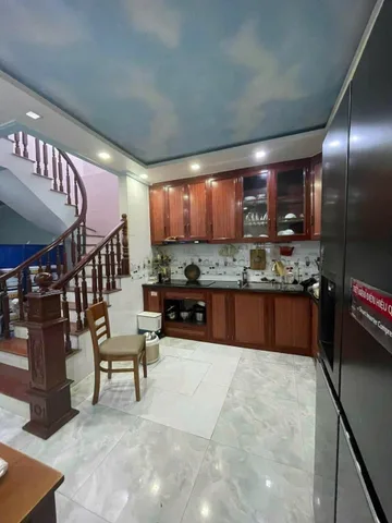 Cho thuê nhà riêng Dương Quảng Hàm, Cầu Giấy 40M x 3T, 4 NGỦ giá 11 triệu Ở NHÓM
