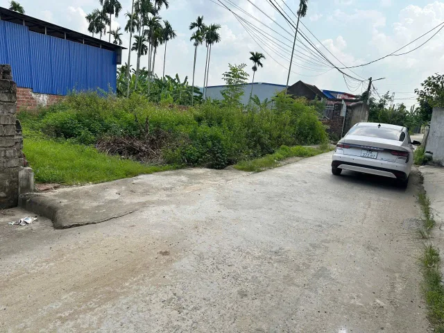 Em có lô đất mặt đường thôn 5m tại Kênh Giang.
L/h:076.231.9990 em Thúy 
 A chủ cần tiền gấp muốn thanh khoản nhanh. Giá chỉ 1ty250 thôi ạ. Dt 66m