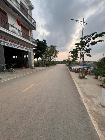 💥💥💥Chào bán lô đất mặt đường nhựa.rộng 71,5m .l/h:076,231.9990 em Thúy 
💥Đối Diện với Doji Hoa Động.
☘️Cách trường chợ ,ủy ban . Đúng 100m .
🟢Tài chính 2580
