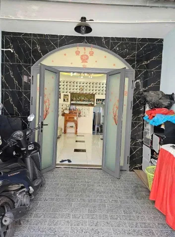 Nhà nhỏ gọn, giá mềm 43m2 Sông Thương P2 Tân Bình.Hẻm 5m, gần sân bay.Thoải mái xây dựng lại nhà.Giá 3 tỷ150