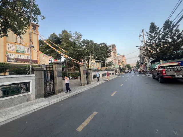 BÁN NHÀ MẶT TIỀN ĐƯỜNG, PHƯỜNG BÌNH THỌ - 210m2 - GIÁ 25 TỶ TL